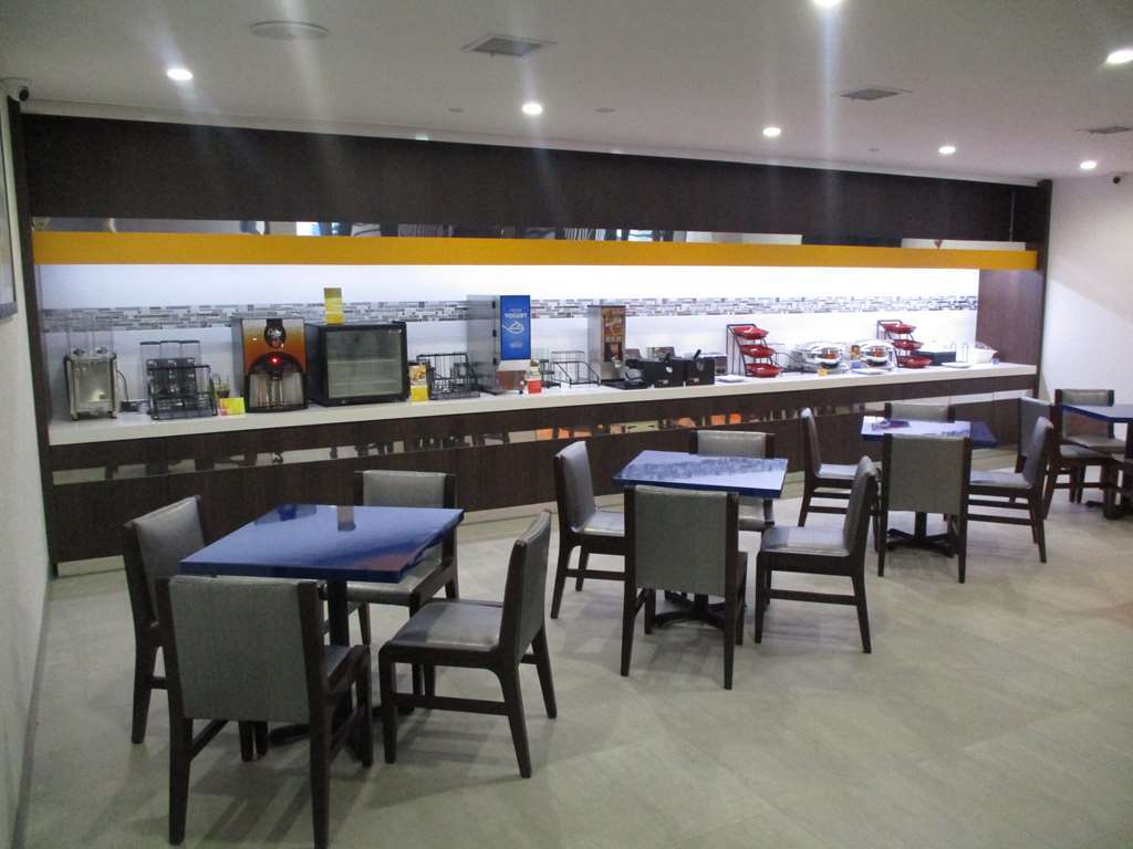ניו יורק Glo Best Western Brooklyn Nyc מסעדה תמונה