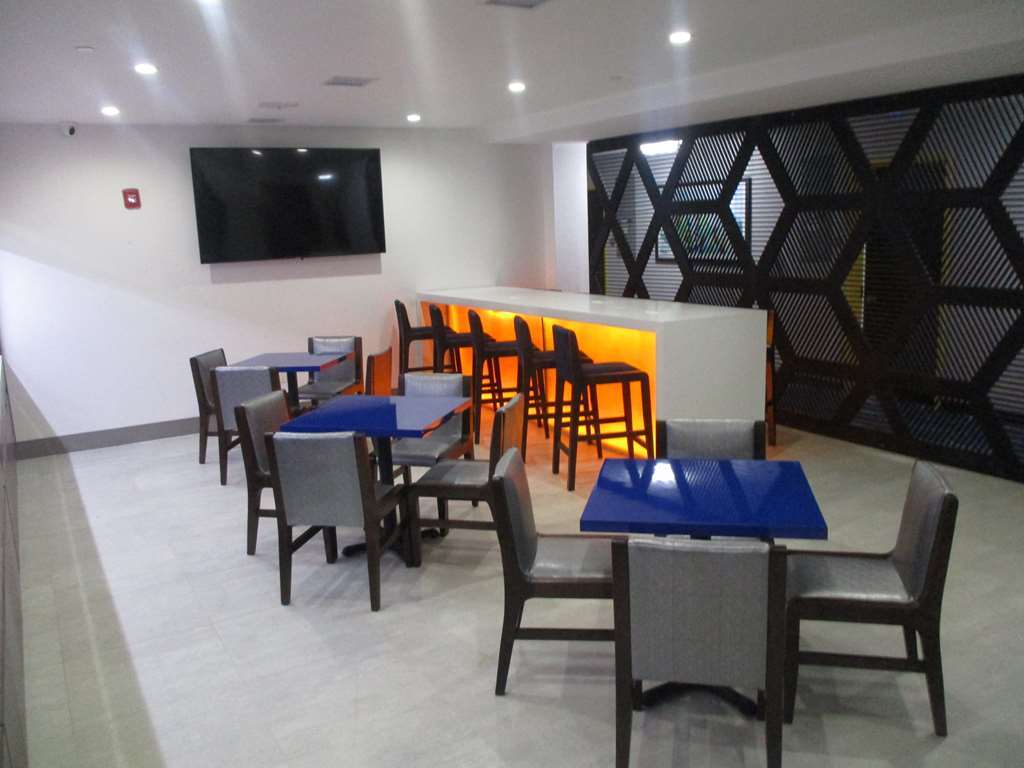 ניו יורק Glo Best Western Brooklyn Nyc מסעדה תמונה